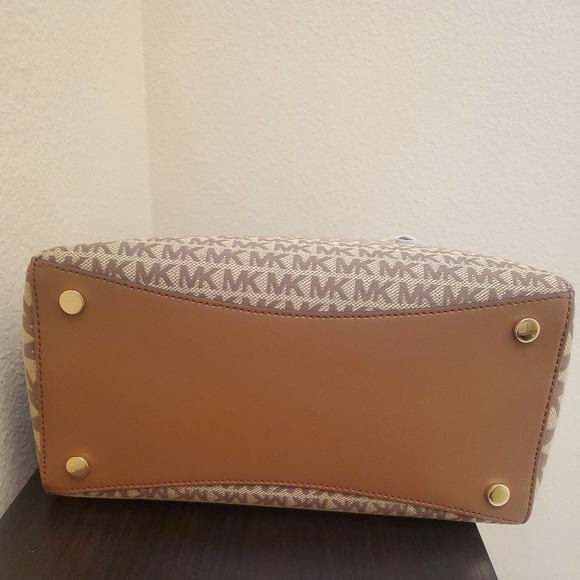 Michael kors Voyager Set Logo Jacquard East West Tote Shoulder Bag - Picture 12 of 14